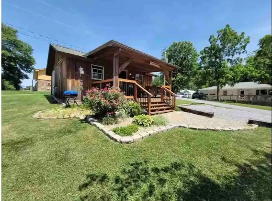 Cozy Cabin Walking Distance To Parkway! Pigeon Forge Exterior photo