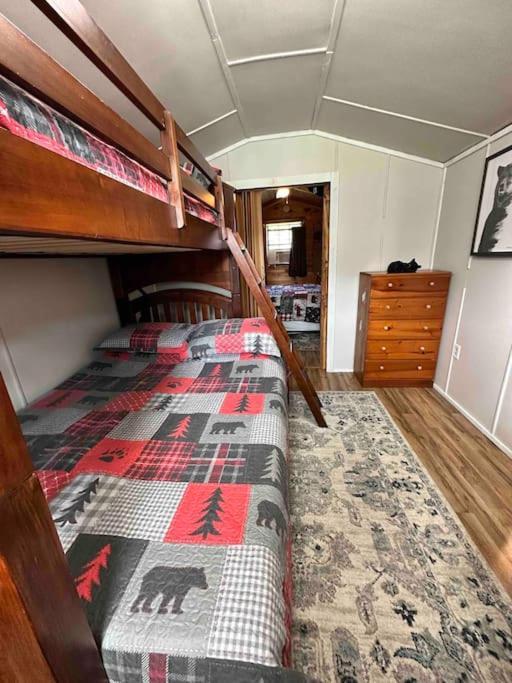 Cozy Cabin Walking Distance To Parkway! Pigeon Forge Exterior photo