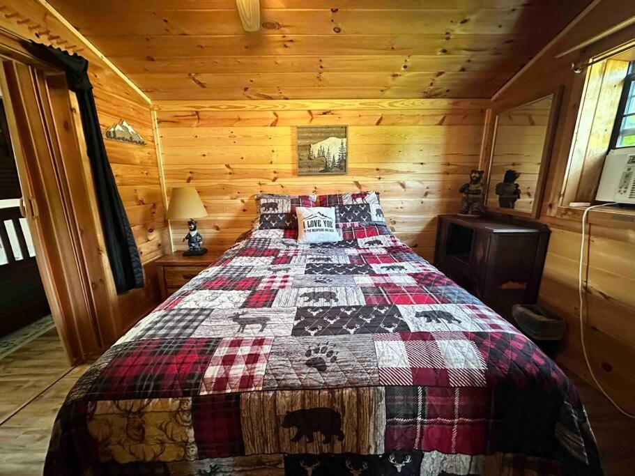 Cozy Cabin Walking Distance To Parkway! Pigeon Forge Exterior photo