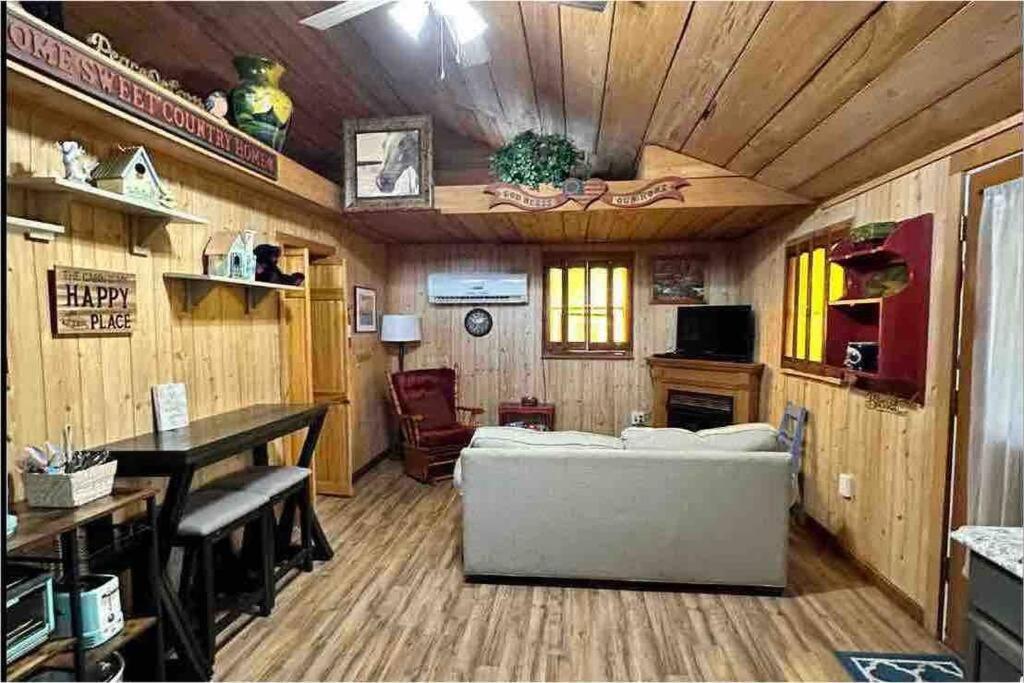 Cozy Cabin Walking Distance To Parkway! Pigeon Forge Exterior photo